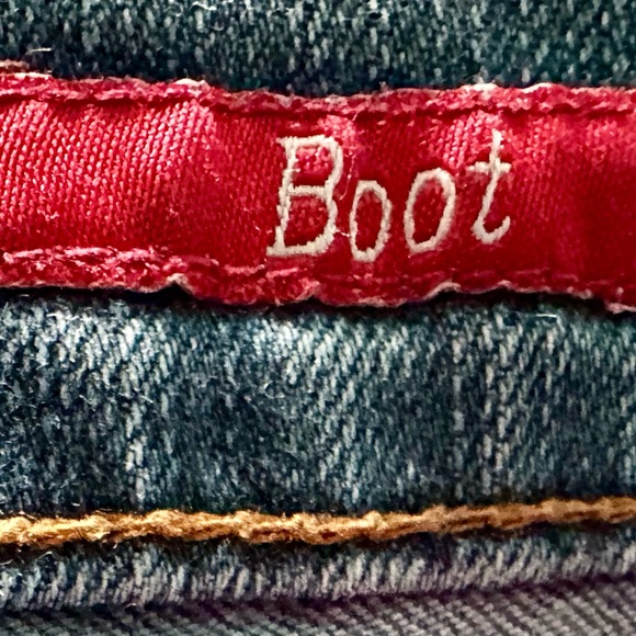 DESIGNED BY VIGOSS!!! Great Condition Boot Cut Size 9 Jeans For Juniors/Women. - Picture 8 of 8